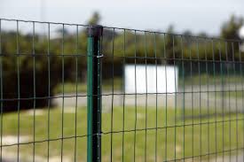 Developing Gardens with Panache: The Attraction of Mesh Fencing