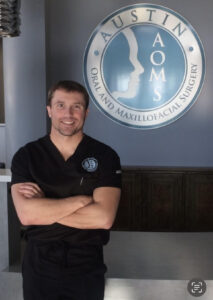 Navigating Dental Emergencies: Dr. Mark Austin’s Guide to Treatment and Recovery